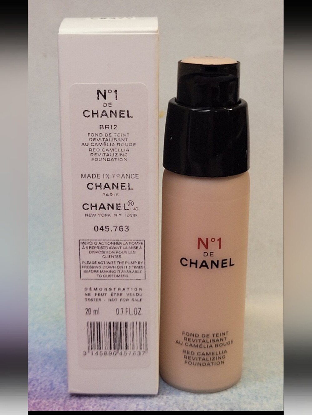 Chanel No 1 De Chanel Red Camellia Revitalizing Foundation BR12